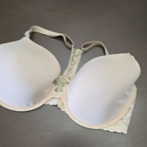 VICTORIA"S SECRET Cream Lace Bra Front Closure Lined Perfect Coverage 40DD